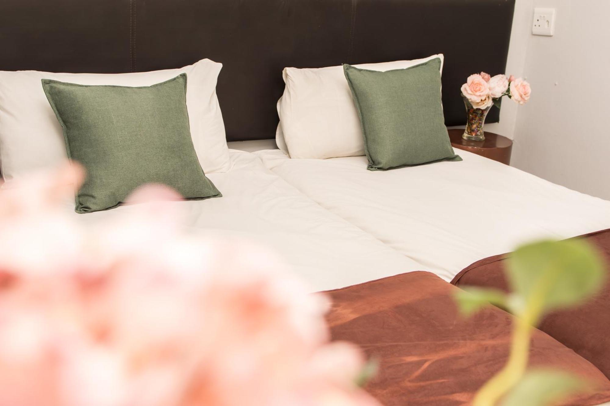 Mauya Guesthouse Kuils River Екстериор снимка