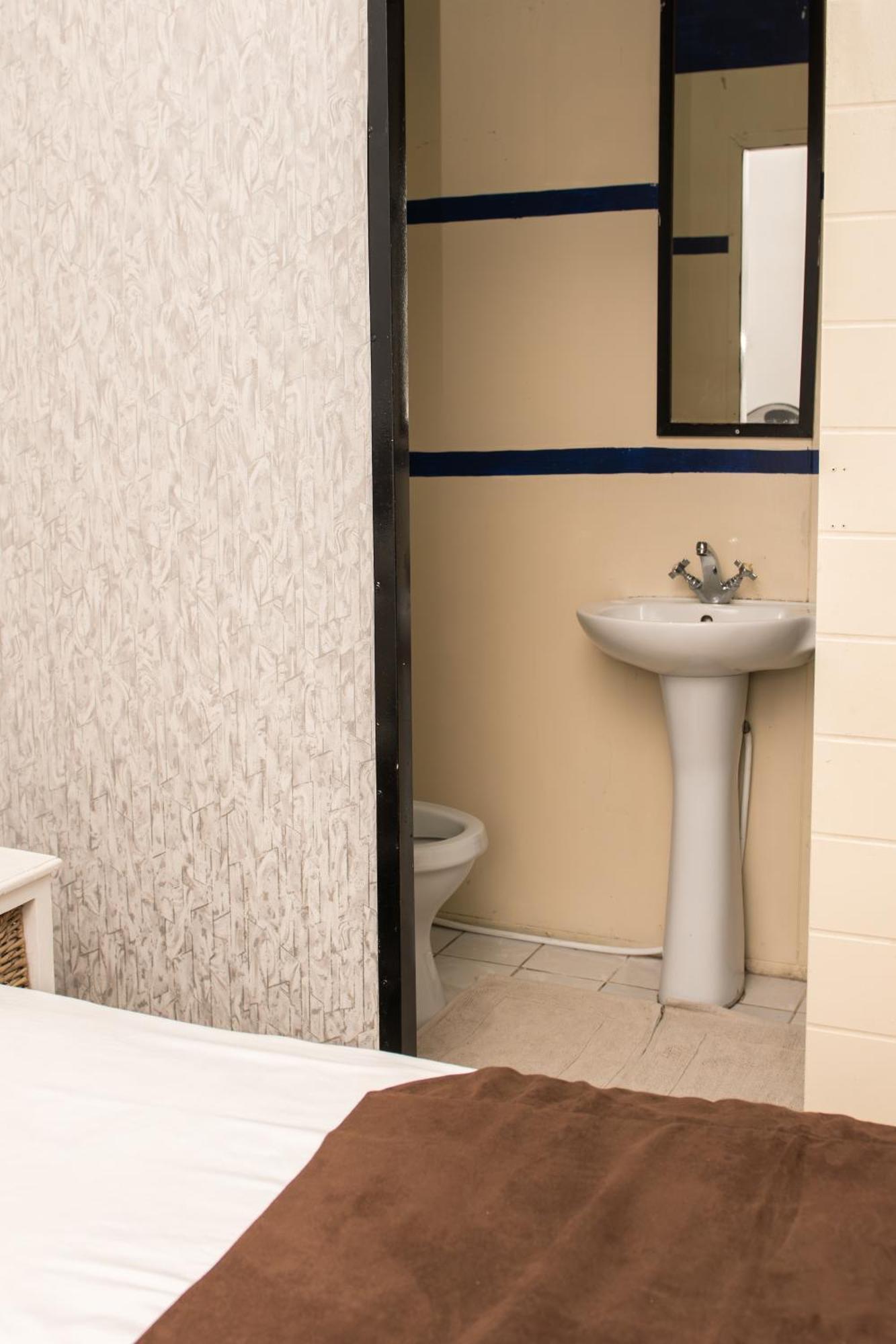 Mauya Guesthouse Kuils River Екстериор снимка